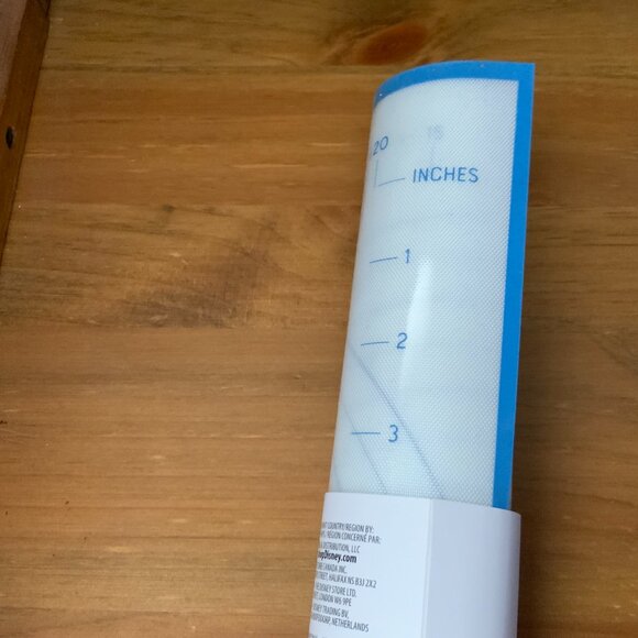 MICKEY MOUSE SILICONE PASTRY MAT - MOUSEWARES - Picture 6 of 8